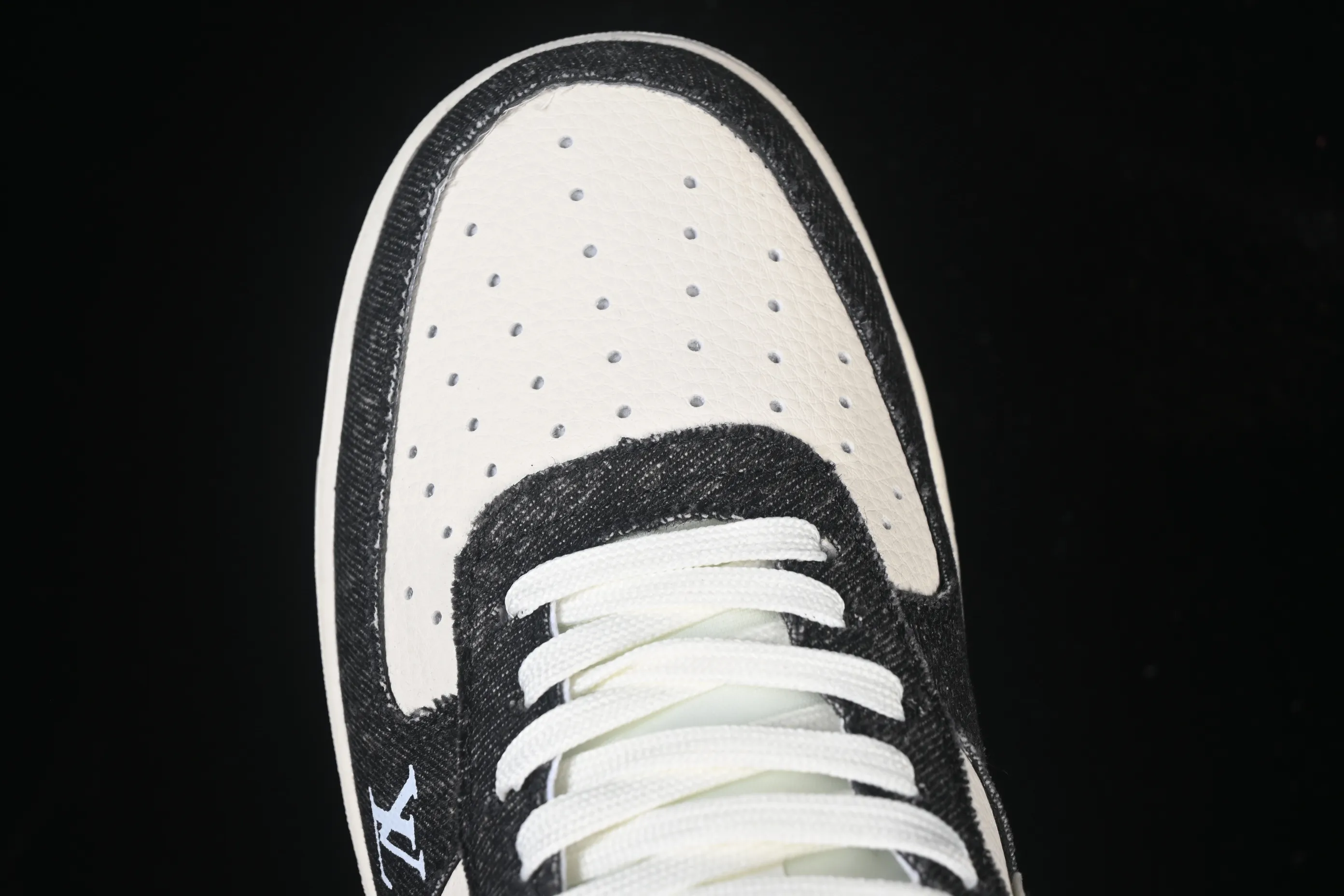 All categories Nk Air Force 1 Air Force series Nk Air Force 1 Low Air Force low-top Nike Air Force 1'07 Low joint two-color bottom black denim Air Force 1 low-top casual sneakers DX1888-097